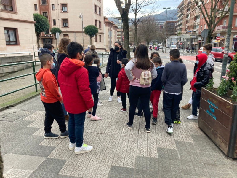 BAIKABA -Servicio Socioeducativo de infancia y familia - . PROGRAMA TRABARIK GABE. Bilbao